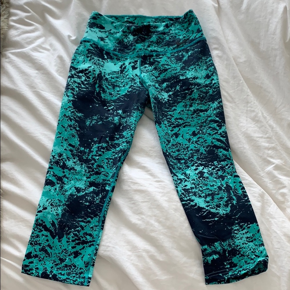 Nike Dri-Fit crop leggings